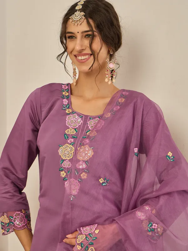 Floral_Embroidered_Silk_Blend_Round_Neck_Kurta_Trouser_&_Dupatta