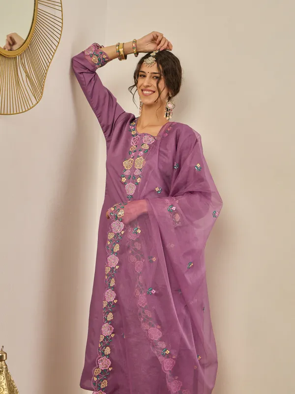 Floral_Embroidered_Silk_Blend_Round_Neck_Kurta_Trouser_&_Dupatta