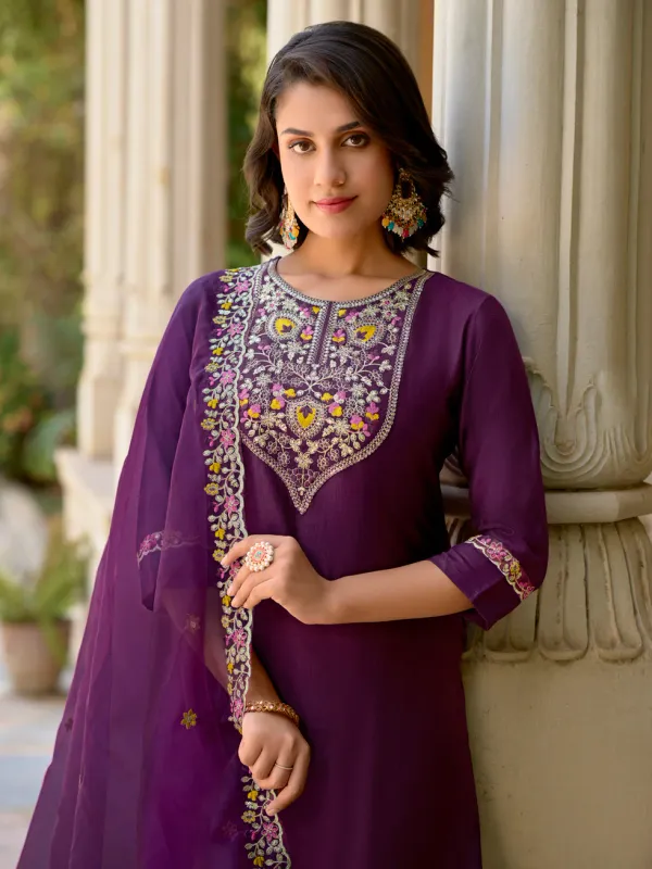 Floral_Embroidered_Viscose_Rayon_Round_Neck_Kurta_Trouser_&_Dupatta_Set