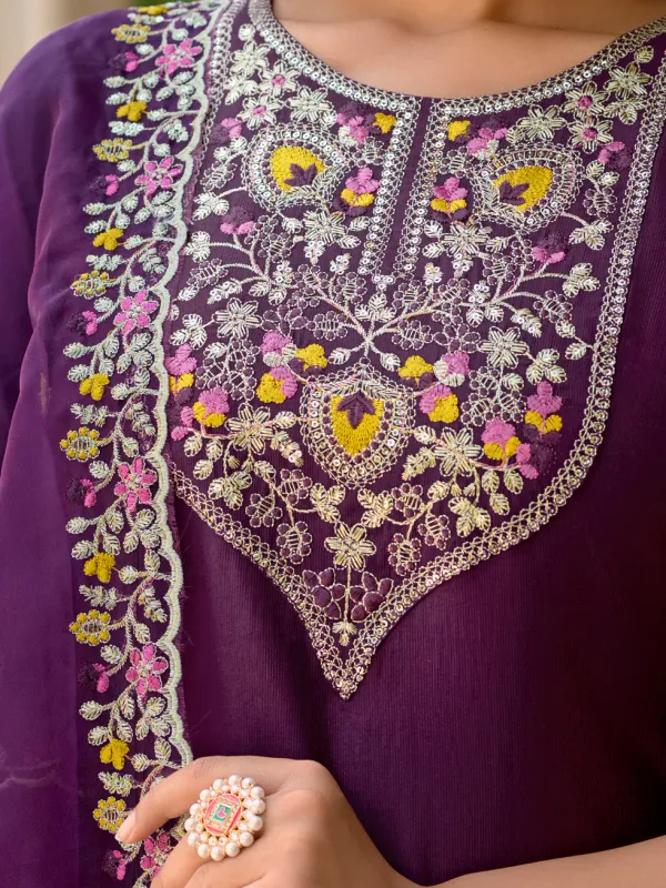 Floral_Embroidered_Viscose_Rayon_Round_Neck_Kurta_Trouser_&_Dupatta_Set