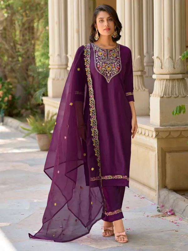 Floral_Embroidered_Viscose_Rayon_Round_Neck_Kurta_Trouser_&_Dupatta_Set