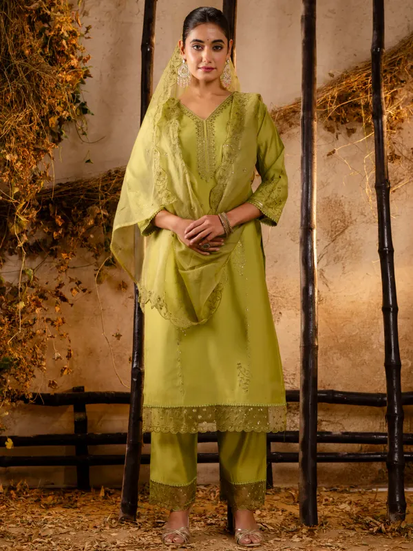 Floral_Embroidered_Silk_V_Neck_Kurta_Trouser_&_Dupatta_Set