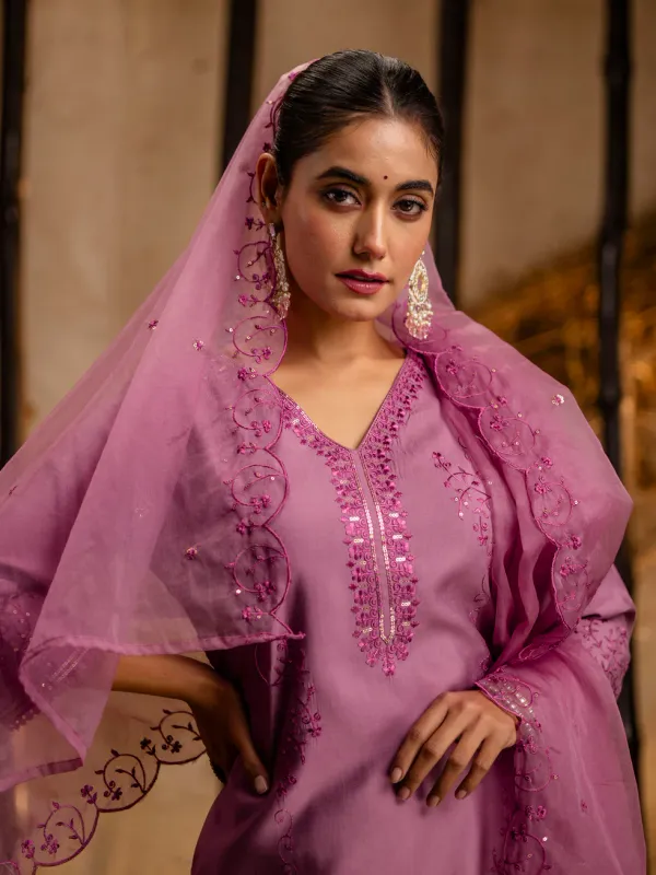 Floral_Embroidered_Silk_V_Neck_Kurta_Trouser_&_Dupatta_Set