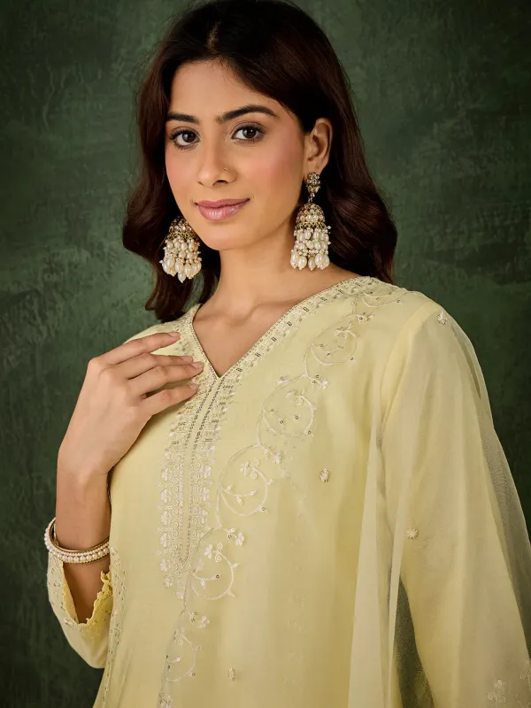 Floral_Embroidered_Silk_V_Neck_Kurta_Trouser_&_Dupatta_Set