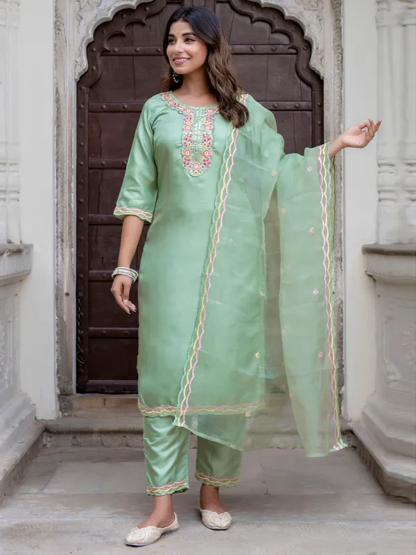 Floral_Embroidered_Silk_Blend_Round_Neck_Kurta_Trouser_&_Dupatta_Set