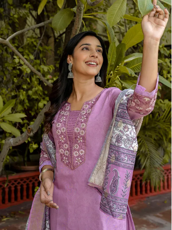 Floral_Embroidered_Silk_Blend_Round_Neck_Kurta_Trouser_&_Dupatta_Set
