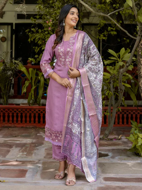Floral_Embroidered_Silk_Blend_Round_Neck_Kurta_Trouser_&_Dupatta_Set