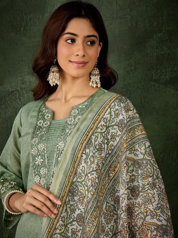 Floral_Embroidered_Silk_Blend_Round_Neck_Kurta_Trouser_&_Dupatta_Set
