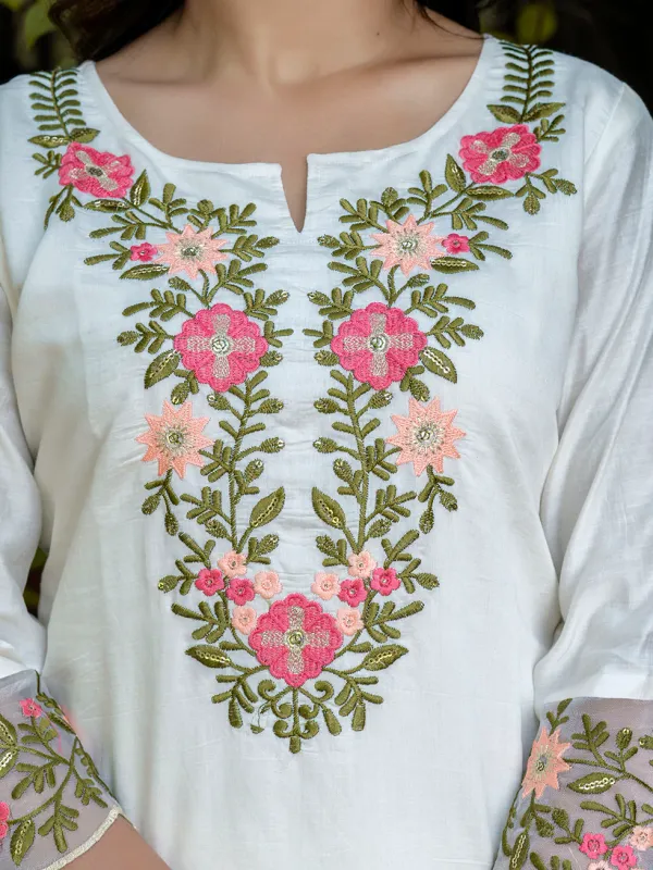 Floral_Embroidered_Silk_Blend_Round_Neck_Kurta_Trouser_&_Dupatta_Set