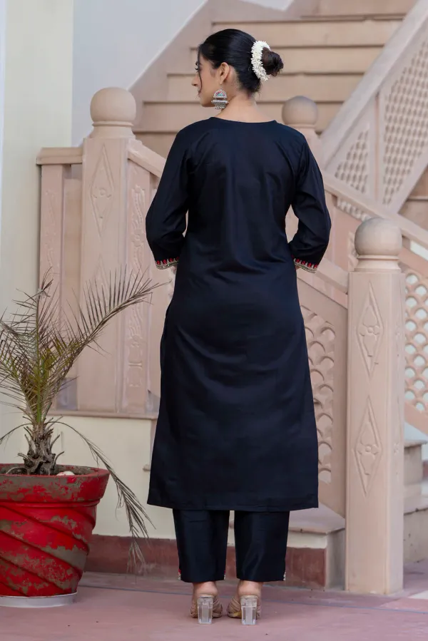 Floral_Embroidered_Silk_Blend_V_Neck_Kurta_Trouser_&_Dupatta_Set