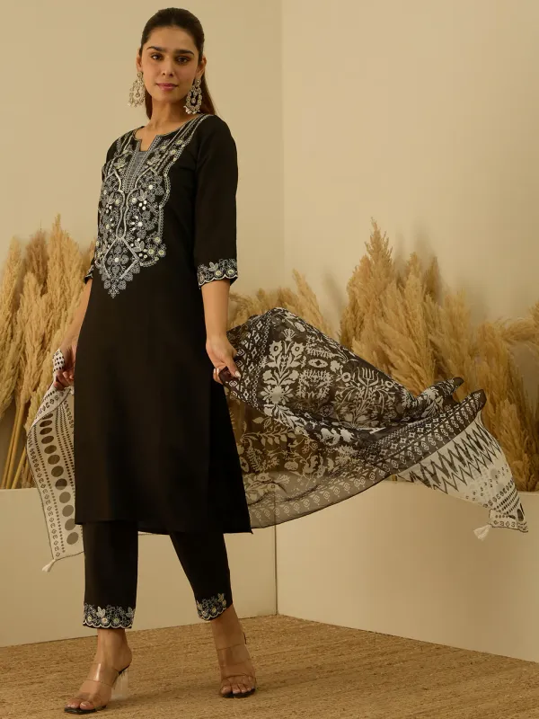 Floral_Embroidered_Silk_Blend_Round_Neck_Kurta_Trouser_&_Dupatta_Set