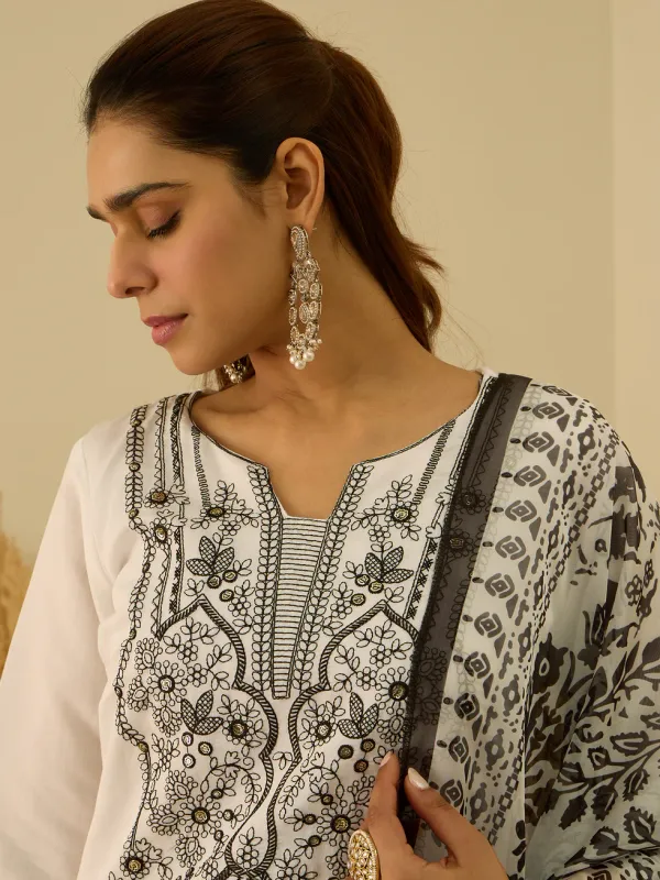 Floral_Embroidered_Silk_Blend_Round_Neck_Kurta_Trouser_&_Dupatta_Set