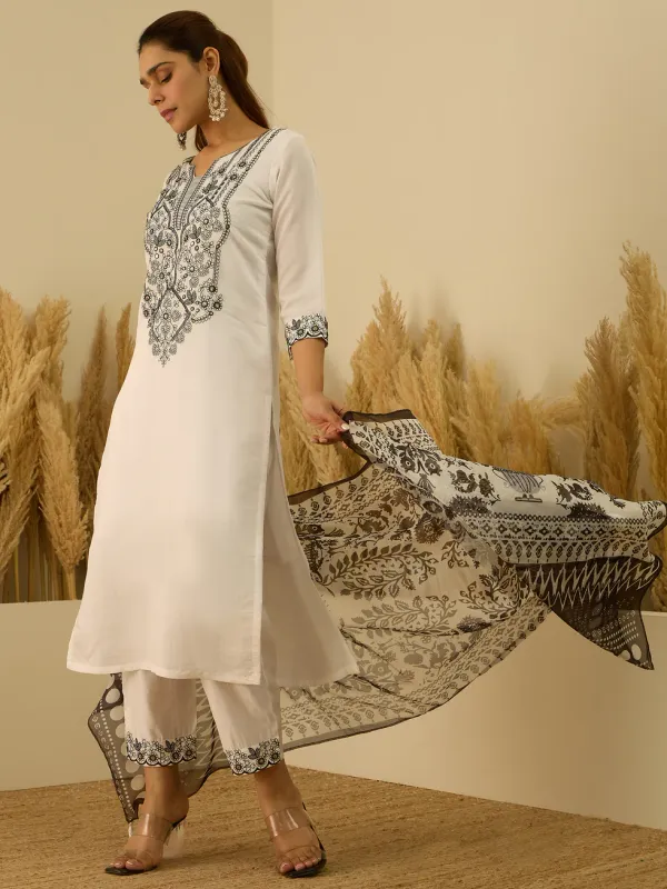 Floral_Embroidered_Silk_Blend_Round_Neck_Kurta_Trouser_&_Dupatta_Set