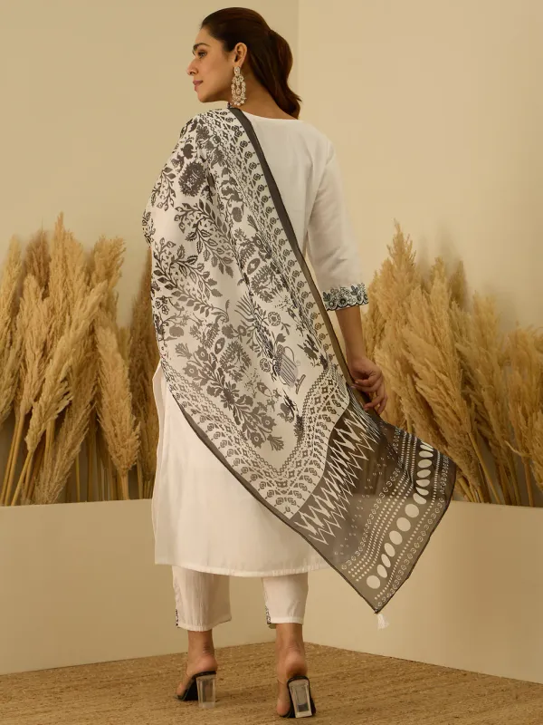 Floral_Embroidered_Silk_Blend_Round_Neck_Kurta_Trouser_&_Dupatta_Set