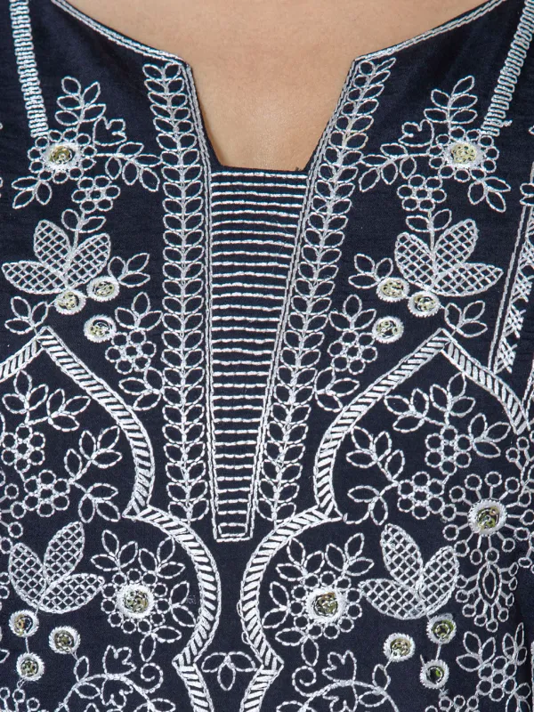 Floral_Embroidered_Silk_Blend_Round_Neck_Kurta_Trouser_&_Dupatta_Set
