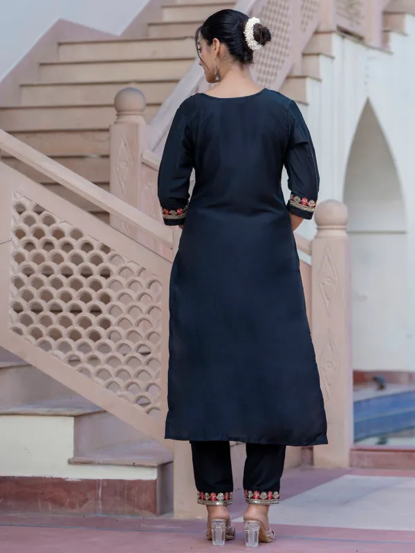 Floral_Embroidered_Silk_Blend_V_Neck_Kurta_Trouser_&_Dupatta_Set