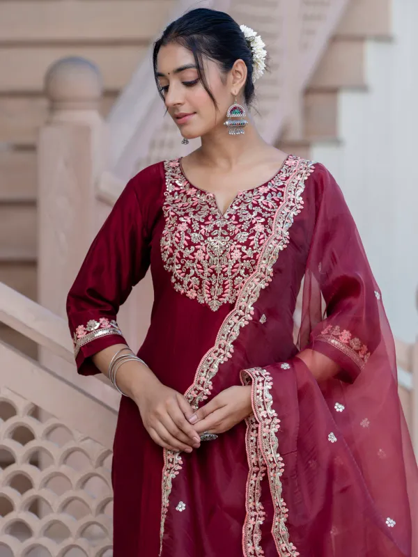 Floral_Embroidered_Silk_Blend_V_Neck_Kurta_Trouser_&_Dupatta_Set