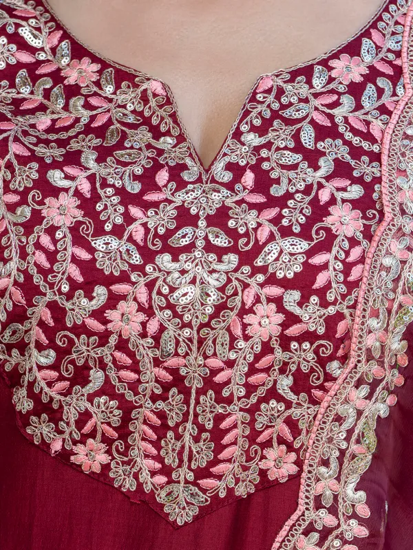 Floral_Embroidered_Silk_Blend_V_Neck_Kurta_Trouser_&_Dupatta_Set