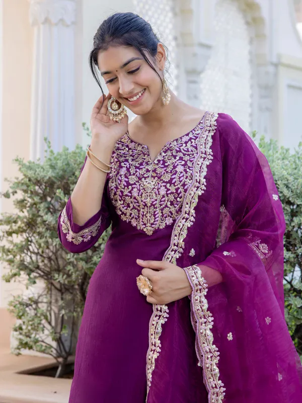 Floral_Embroidered_Silk_Blend_V_Neck_Kurta_Trouser_&_Dupatta_Set