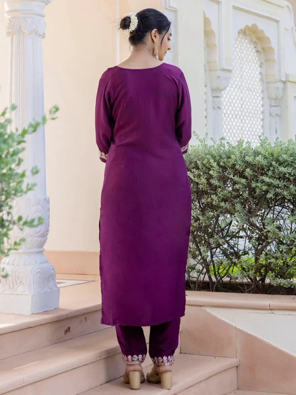 Floral_Embroidered_Silk_Blend_V_Neck_Kurta_Trouser_&_Dupatta_Set