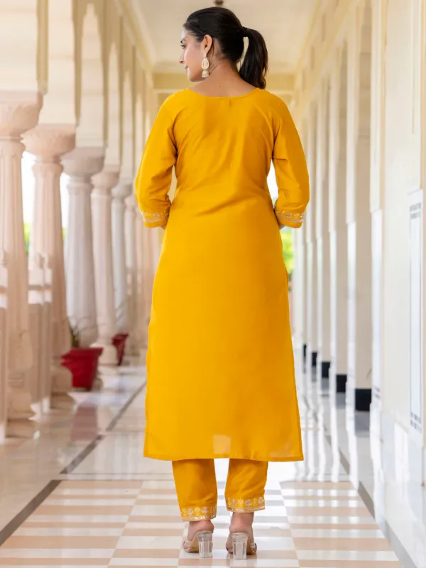 Floral_Embroidered_Silk_Blend_V_Neck_Kurta_Trouser_&_Dupatta_Set