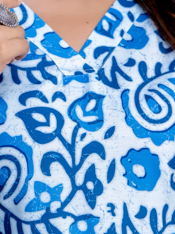 Floral_Printed_Pure_Cotton_V_Neck_Kurta_Trouser_And_Dupatta_Set