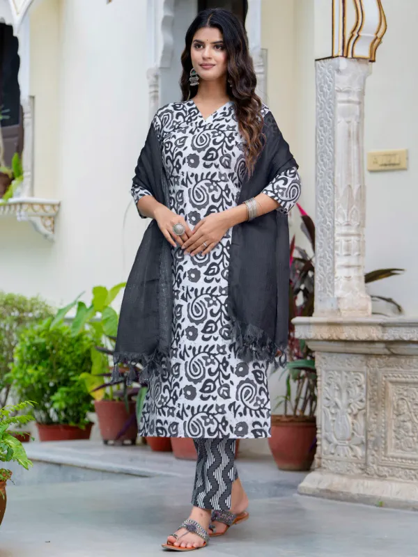 Floral_Printed_Pure_Cotton_V_Neck_Kurta_Trouser_And_Dupatta_Set