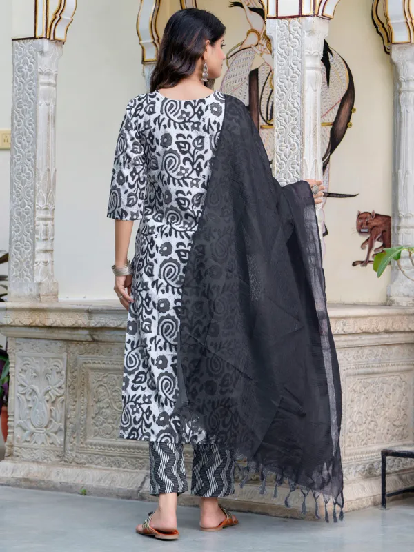 Floral_Printed_Pure_Cotton_V_Neck_Kurta_Trouser_And_Dupatta_Set