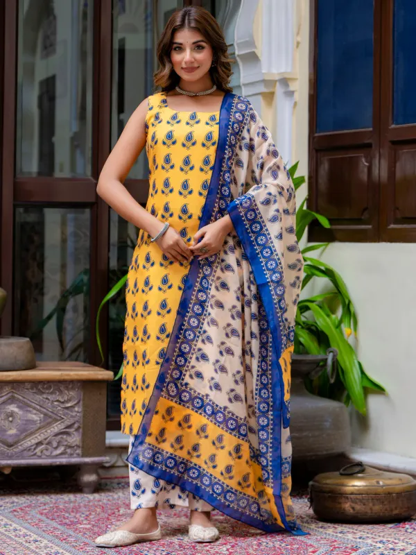 Floral_Printed_Pure_Cotton_Round_Neck_Kurta_Trouser_And_Dupatta_Set