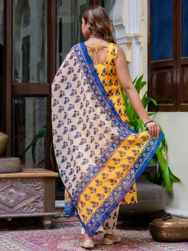 Floral_Printed_Pure_Cotton_Round_Neck_Kurta_Trouser_And_Dupatta_Set