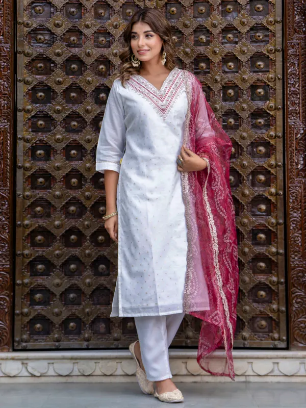 Floral_Embroidered_Chanderi_Silk_V_Neck_Kurta_Trouser_&_Dupatta_Set