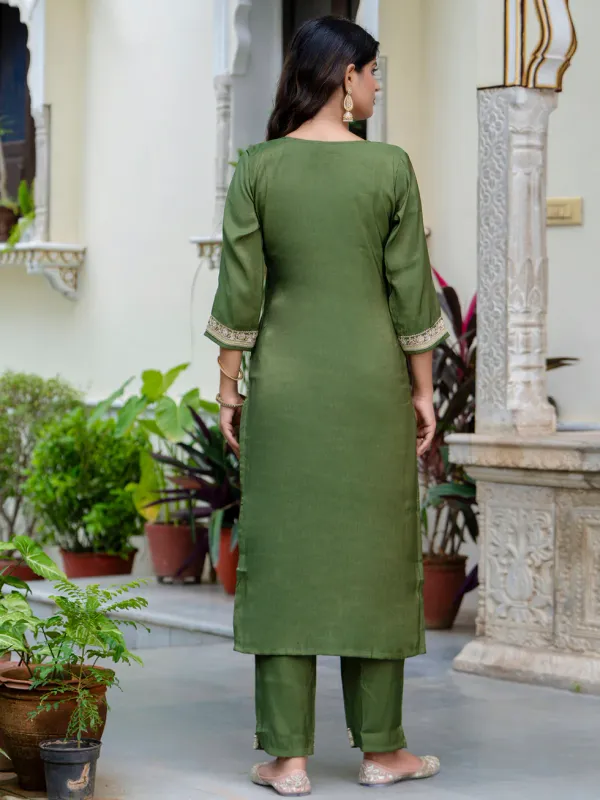 Floral_Embroidered_Silk_Round_Neck_Kurta_Trouser_&_Dupatta_Set