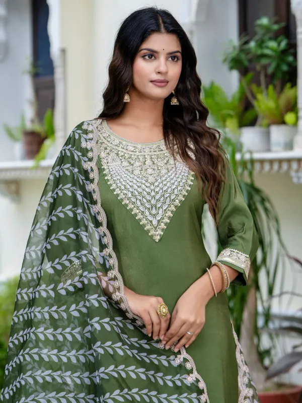 Floral_Embroidered_Silk_Round_Neck_Kurta_Trouser_&_Dupatta_Set