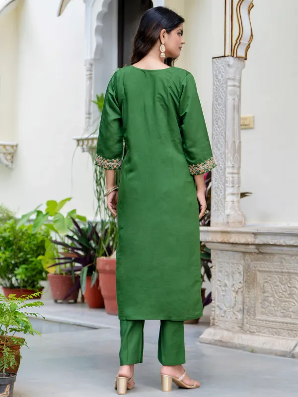 Floral_Embroidered_Silk_Round_Neck_Kurta_Trouser_&_Dupatta_Set
