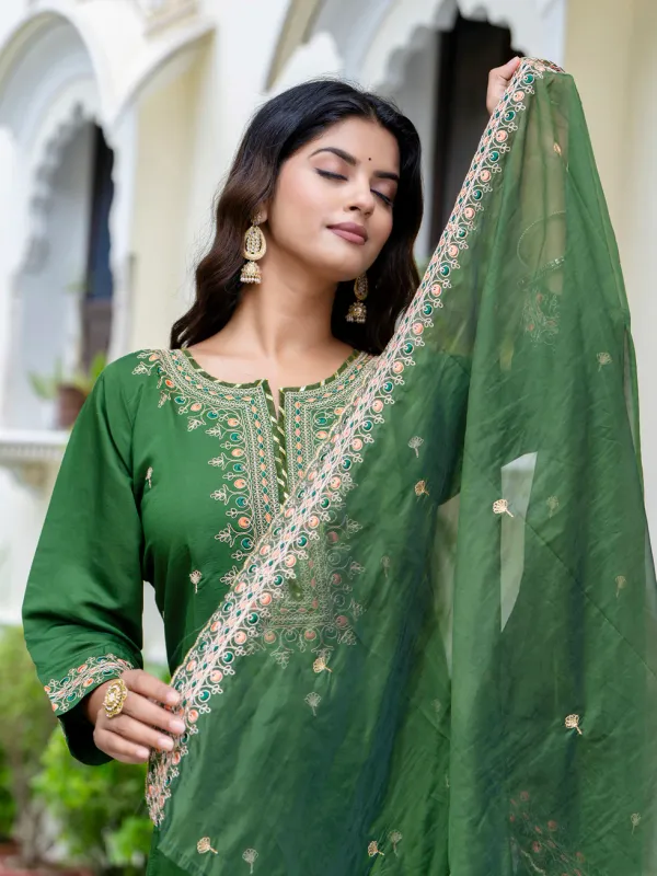 Floral_Embroidered_Silk_Round_Neck_Kurta_Trouser_&_Dupatta_Set