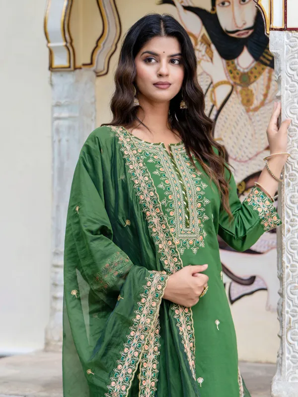 Floral_Embroidered_Silk_Round_Neck_Kurta_Trouser_&_Dupatta_Set