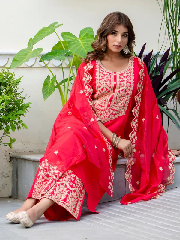 Floral_Embroidered_Silk_Round_Neck_Kurta_Trouser_&_Dupatta_Set