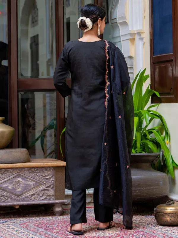 Floral_Embroidered_Silk_Round_Neck_Kurta_Trouser_&_Dupatta_Set