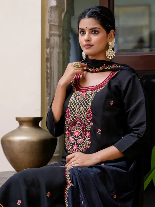 Floral_Embroidered_Silk_Round_Neck_Kurta_Trouser_&_Dupatta_Set