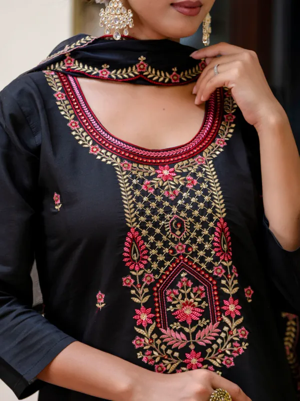Floral_Embroidered_Silk_Round_Neck_Kurta_Trouser_&_Dupatta_Set