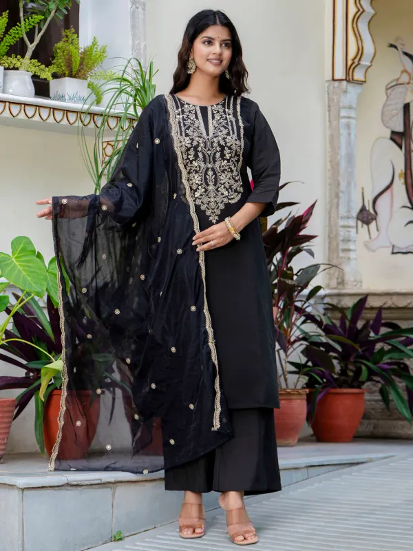 Floral_Embroidered_Silk_Round_Neck_Kurta_Trouser_&_Dupatta_Set