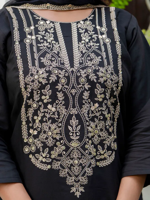 Floral_Embroidered_Silk_Round_Neck_Kurta_Trouser_&_Dupatta_Set
