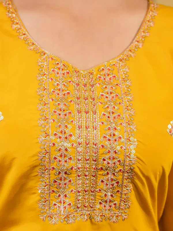 Floral_Embroidered_Silk_Round_Neck_Kurta_Trouser_&_Dupatta_Set