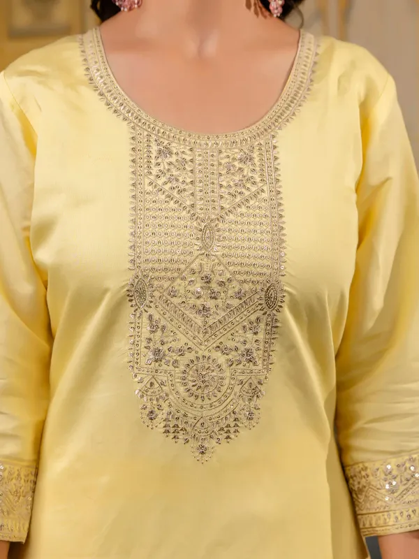 Floral_Embroidered_Silk_Round_Neck_Kurta_Trouser_&_Dupatta_Set
