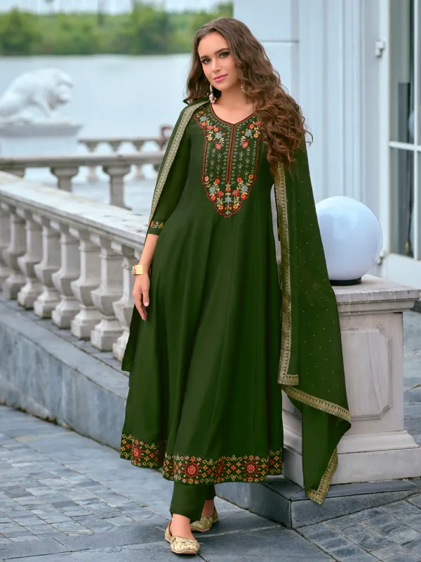 Floral_Embroidered_Silk_V_Neck_Kurta_Trouser_&_Dupatta_Set