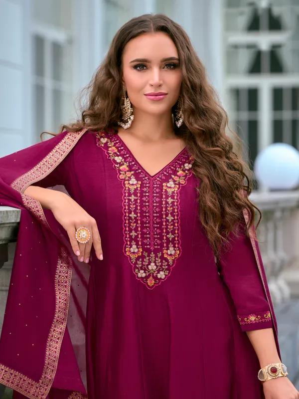 Floral_Embroidered_Silk_V_Neck_Kurta_Trouser_&_Dupatta_Set