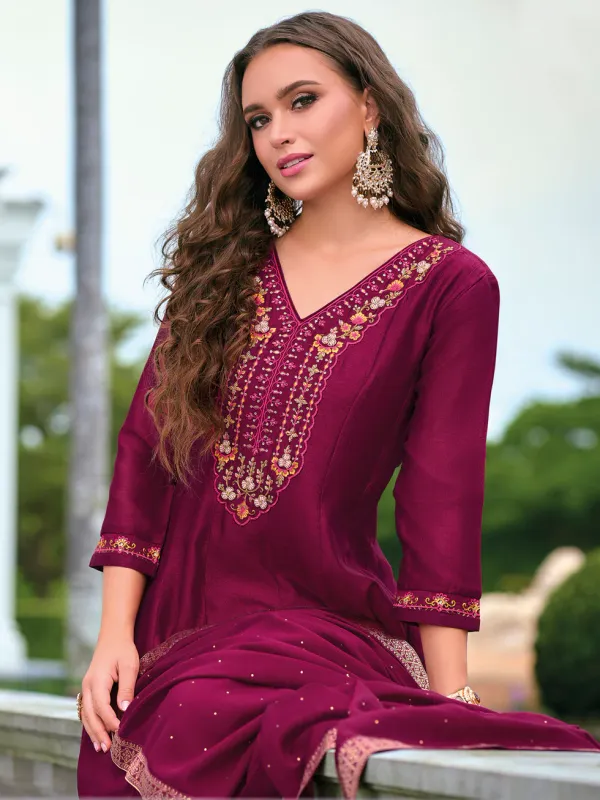 Floral_Embroidered_Silk_V_Neck_Kurta_Trouser_&_Dupatta_Set