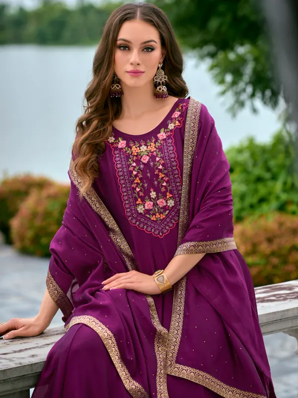 Floral_Embroidered_Silk_V_Neck_Kurta_Trouser_&_Dupatta_Set