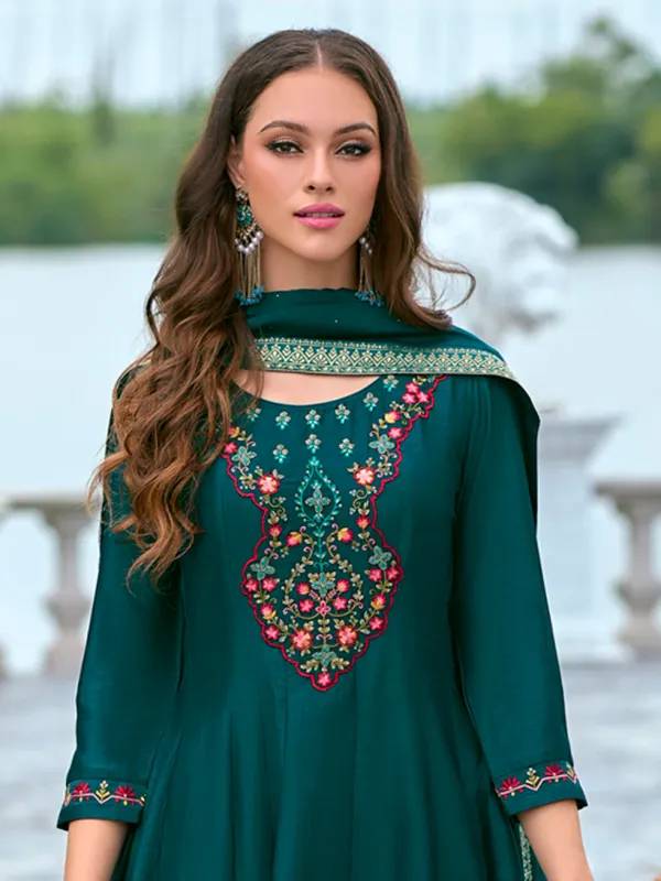 Floral_Embroidered_Silk_V_Neck_Kurta_Trouser_&_Dupatta_Set