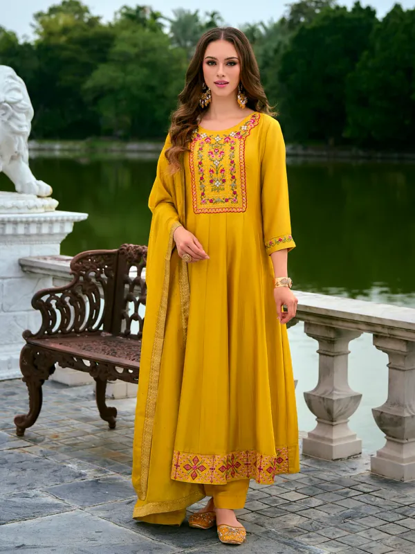 Floral_Embroidered_Silk_V_Neck_Kurta_Trouser_&_Dupatta_Set